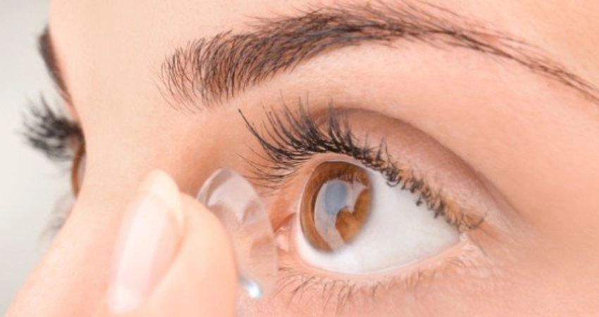 Prescription Glasses vs Contact Lenses