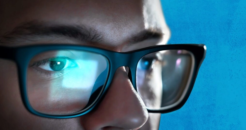 Blue Light Blocking Glasses: Benefits, Eye Protection, and When You Need Them